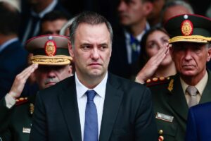 Manuel Adorni dijo que pagó sus viajes familiares, evitó responder sobre su patrimonio y aseguró que dará explicaciones en la Justicia