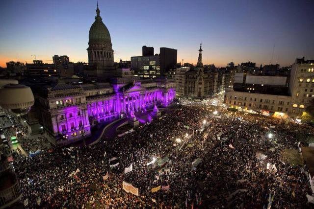 Ni Una Menos: Impacto de la multitudinaria movilización frente al Congreso 