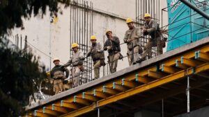 Reforma laboral: el Gobierno reglamentó cambios en convenios colectivos, sindicatos, recibos de sueldo e indemnizaciones