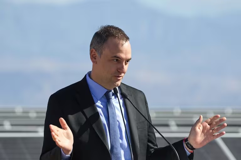 Manuel Adorni pidió adherirse al régimen simplificado de Ganancias de la Ley de Inocencia Fiscal