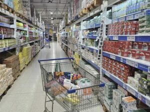 La inflación fue de 1.9% en junio y marcó su nivel más bajo en diez meses, mientras continúa la caída del empleo formal