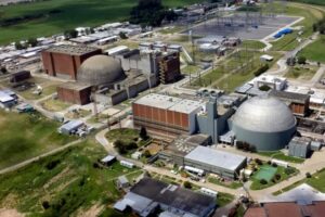 El Gobierno anunció una nueva central nuclear privada en medio del conflicto por los despidos en la CNEA