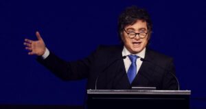 En Chile, Milei reivindicó el derrocamiento de Allende, criticó a Pedro Sánchez y a Macri