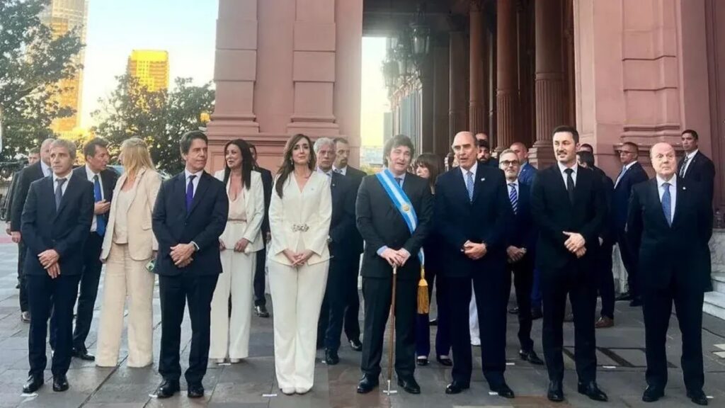 “Más dinamismo”: Javier Milei reunió a su Gabinete en Casa Rosada y se reunirá semanalmente