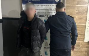 Detuvieron a dos delincuentes por robar autos en La Matanza: uno tenía prisión domiciliaria por homicidio