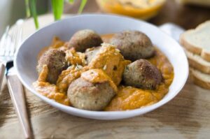 Albóndigas de lentejas veganas: una receta fácil, económica y llena de sabor
