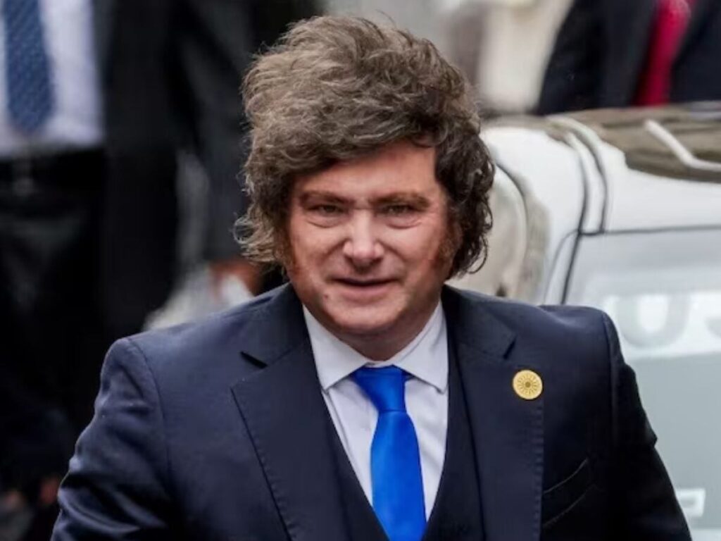 Javier Milei viaja a España en plena campaña electoral y en medio de las protestas por la vivienda
