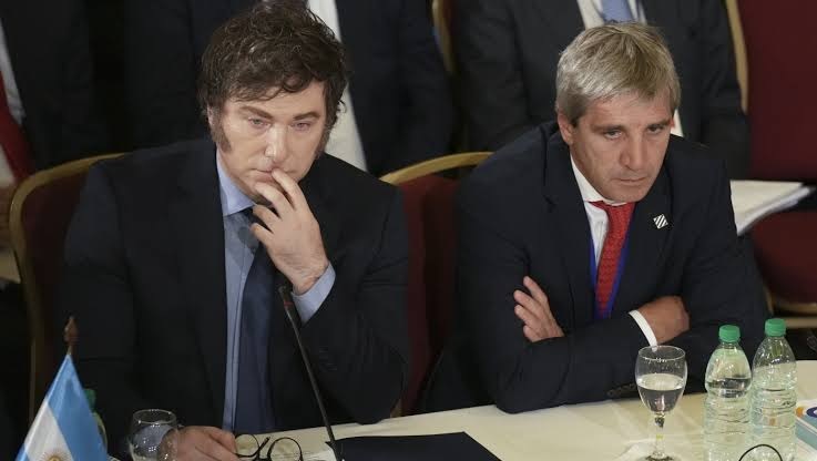 La economía bajo presión: 30 sectores registran fuertes caídas y Caputo enfrenta un escenario desafiante